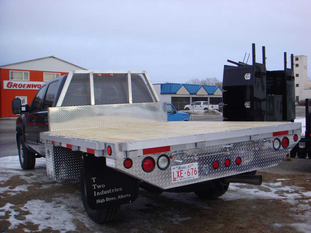 Image 003 - Aluminum Decks 