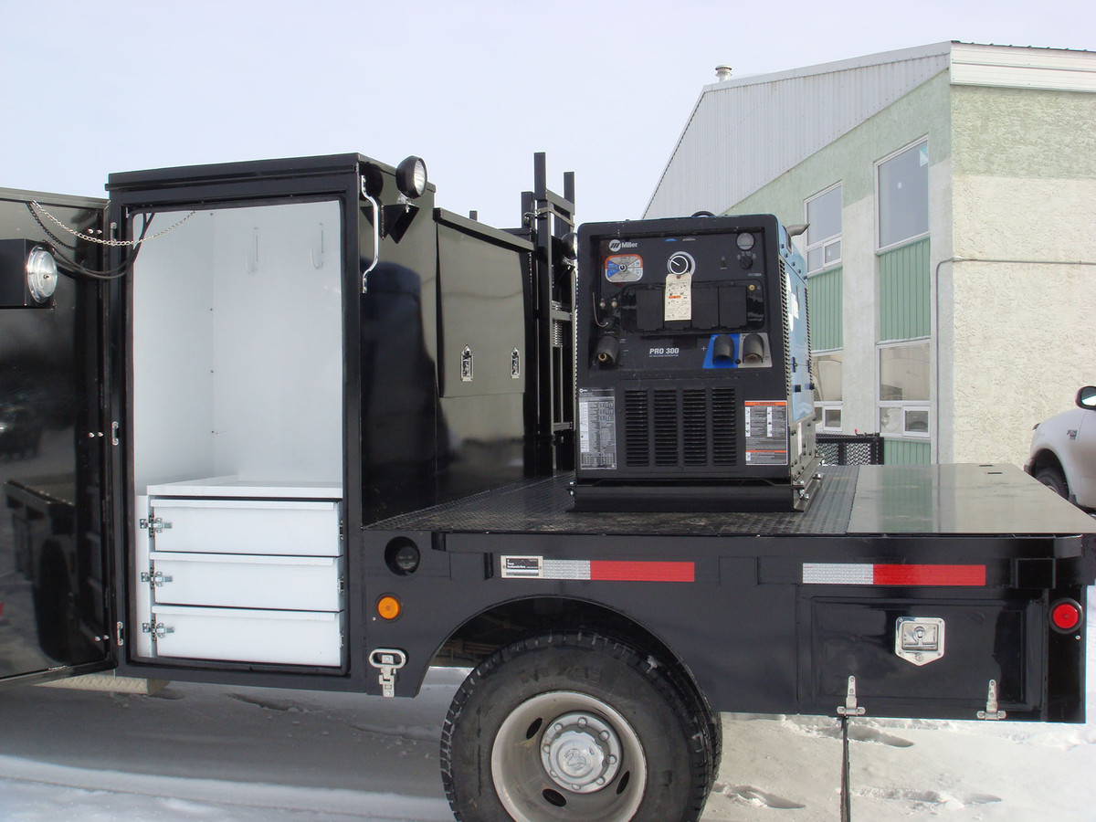 Image 035 - Service Decks 